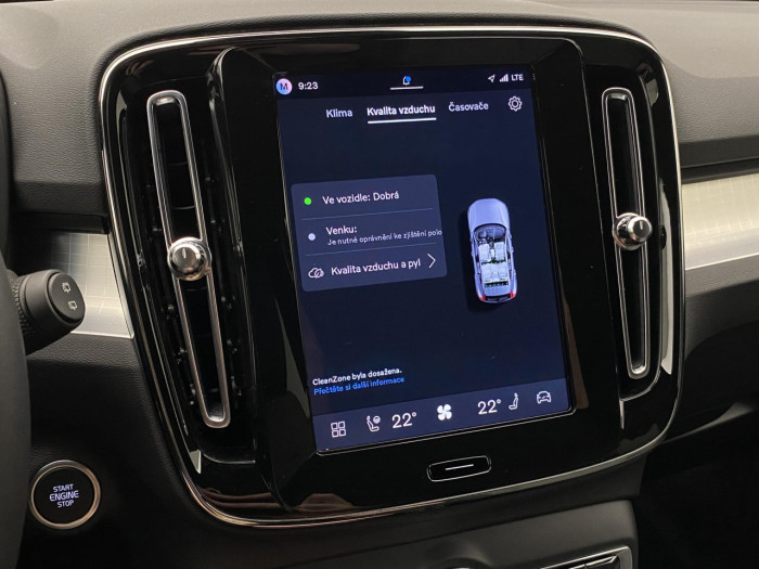 Volvo XC40 B3 AUT DARK PLUS na operativní leasing