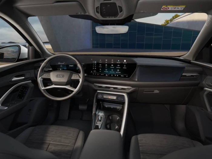 Audi Q5 3.0 TDI 220 kW quattro STR na operativní leasing