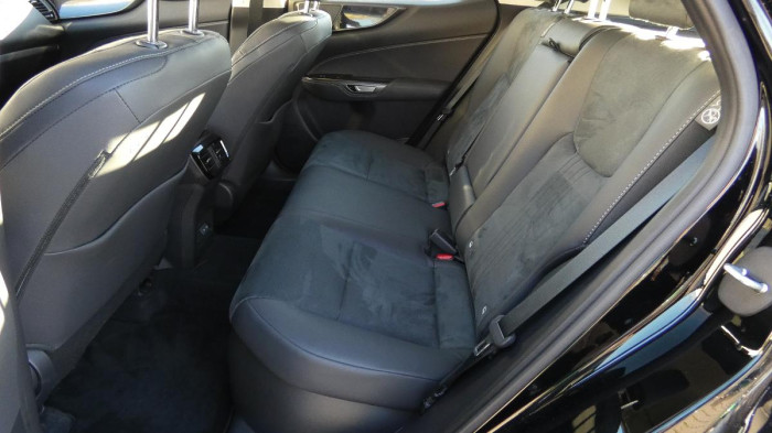 Lexus NX 350h 2.5 E-CVT Comfort Top na operativní leasing