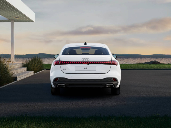 Audi A5 Limuzína 2,0TFSI 110kW 7STR na operativní leasing