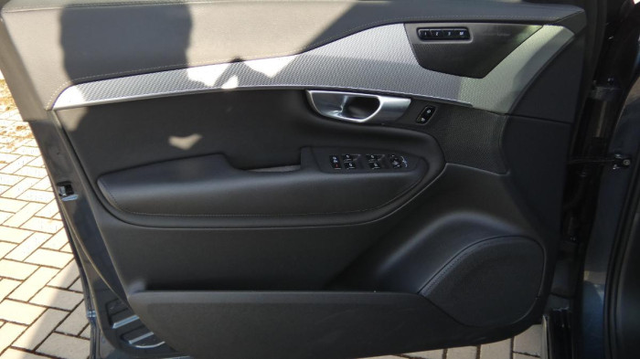 Volvo XC90 B5 AWD Plus Bright 7 míst na operativní leasing