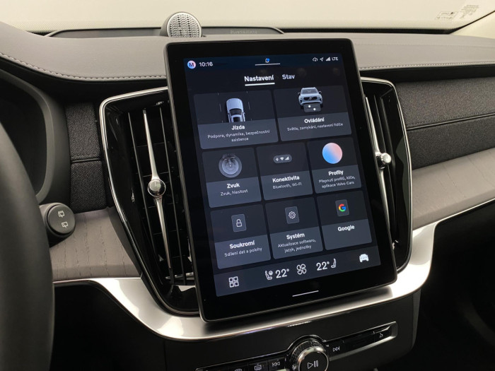 Volvo XC90 T8 AWD Plug-in DARK PLUS 7m na operativní leasing