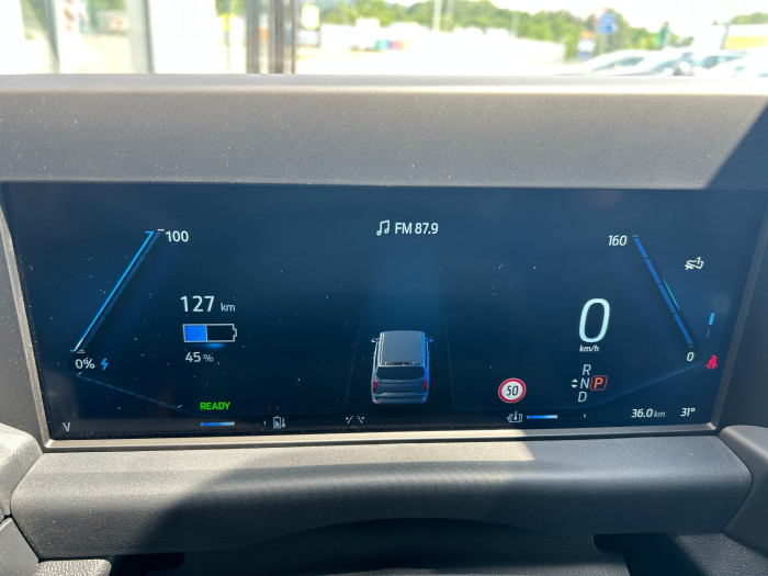 Custom 64kWh 100kW Trend 340 L1H1 na operativní leasing