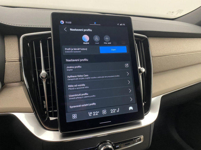 Volvo XC90 T8 AWD Plug-in BRIGHT PLUS 7m na operativní leasing