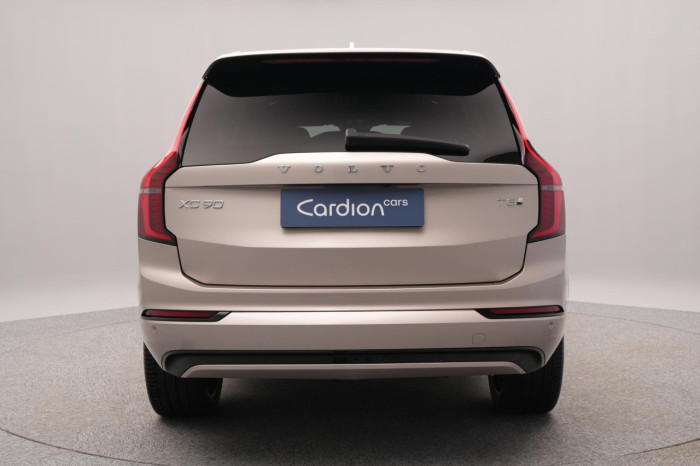Volvo XC90 T8 AWD Plug-in ULTRA DARK 7m na operativní leasing
