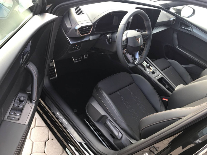 CUPRA Leon Sportstourer DSG 1,5 eTSI / 110kW na operativní leasing