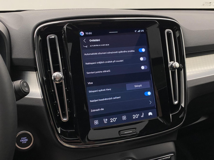 Volvo XC40 B3 AUT DARK PLUS na operativní leasing