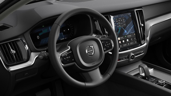 Volvo V60 B4 AUT DARK PLUS na operativní leasing