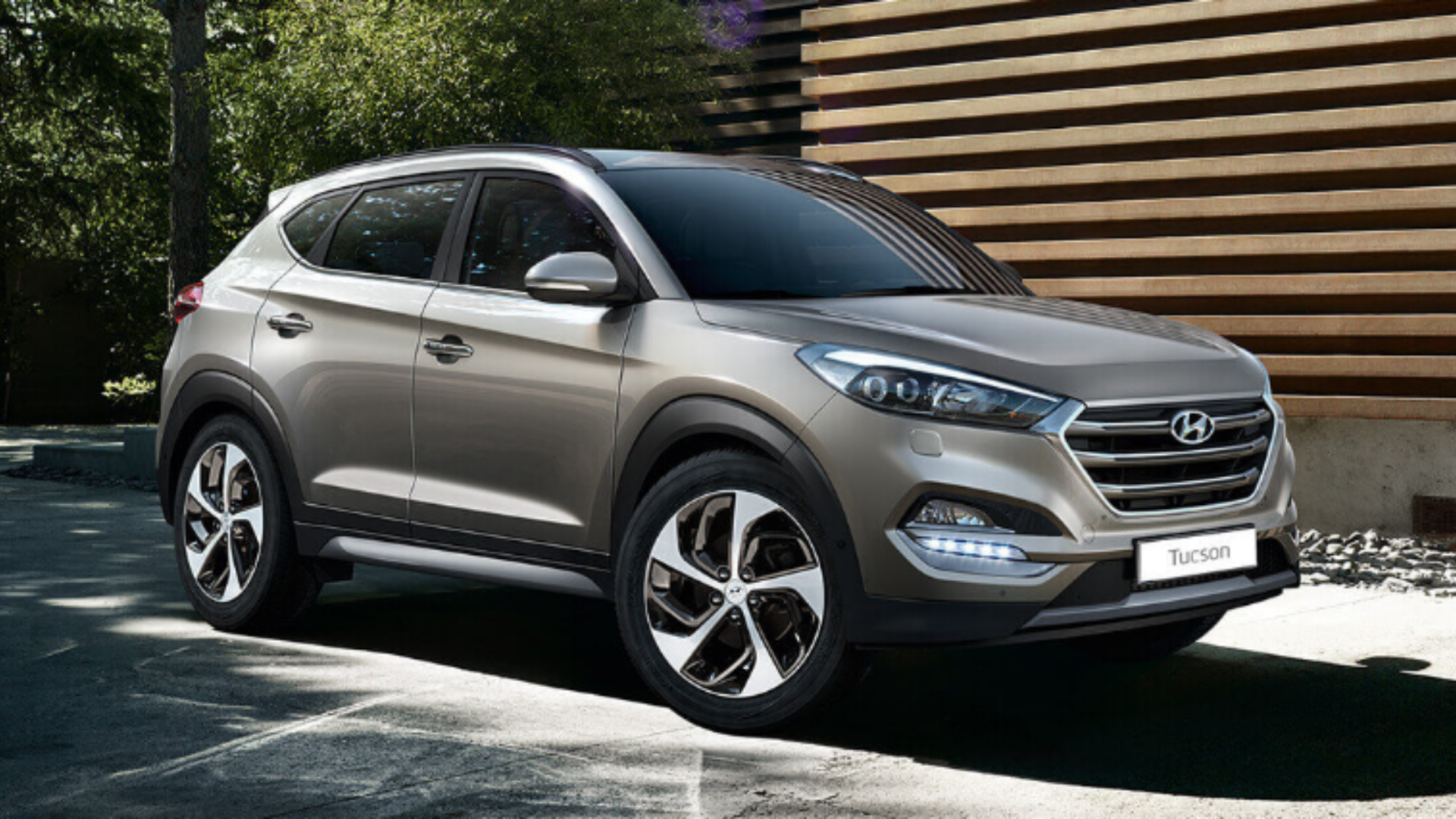 Hyundai Tucson na operativní leasing. Výborný společník pro rodinu s full-servisem od 8 797 Kč měsíčně!