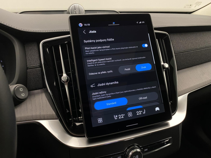 Volvo XC90 B5 AWD AUT DARK PLUS 7míst na operativní leasing