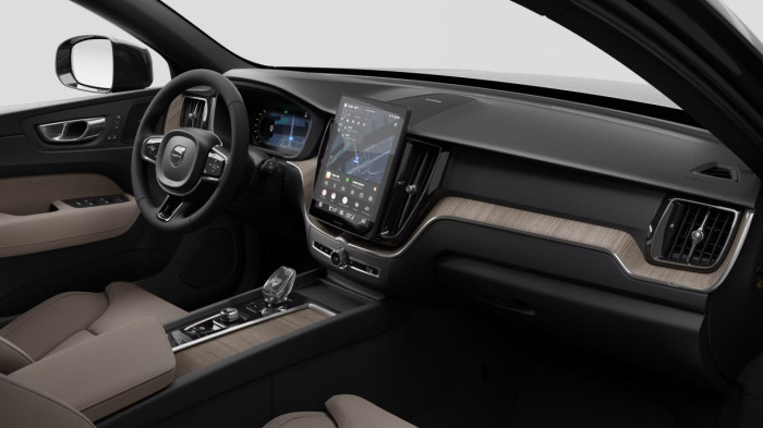 Volvo XC60 B5 AWD AUT DARK PLUS na operativní leasing