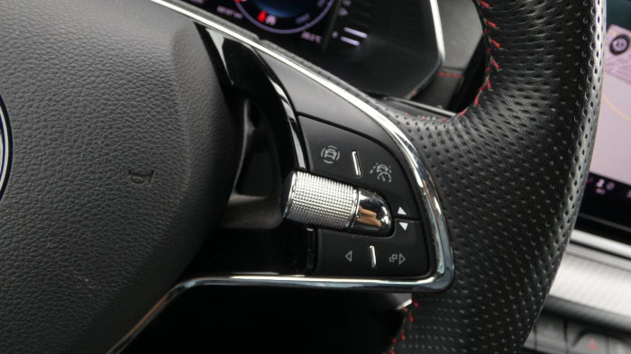 Škoda Octavia 2.0 TSI 180kW DSG RS na operativní leasing
