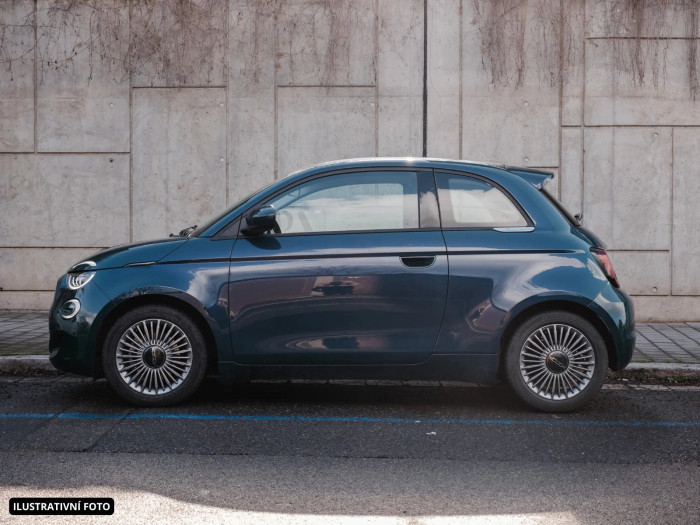 Fiat 500 La Prima 1.0 BSG Hybrid 48 kW Benzín Manuální převodovka na operativní leasing