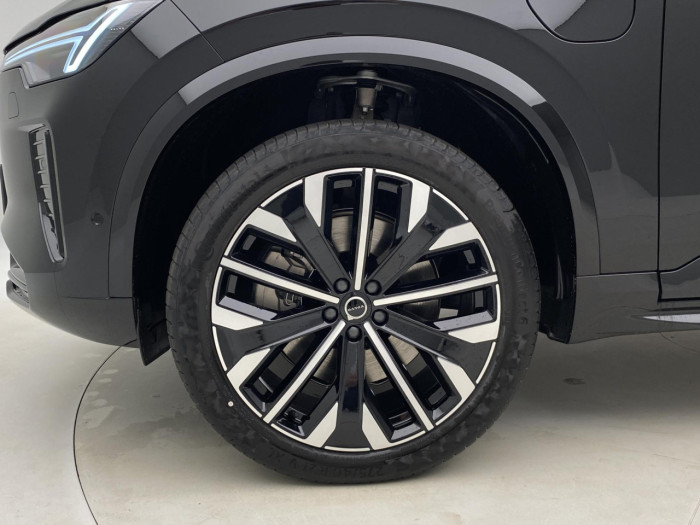 Volvo XC90 T8 AWD RECHARGE DARK PLUS 7m na operativní leasing