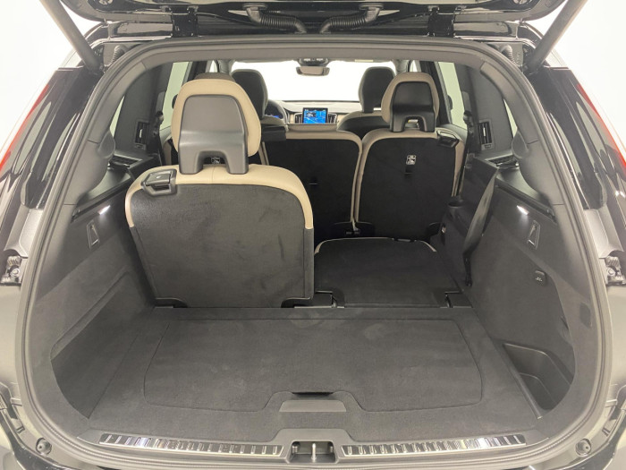 Volvo XC90 T8 AWD Plug-in BRIGHT PLUS 7m na operativní leasing