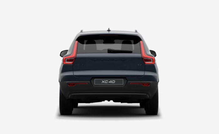 Volvo XC40 B3 AUT PLUS BLACK EDITION na operativní leasing