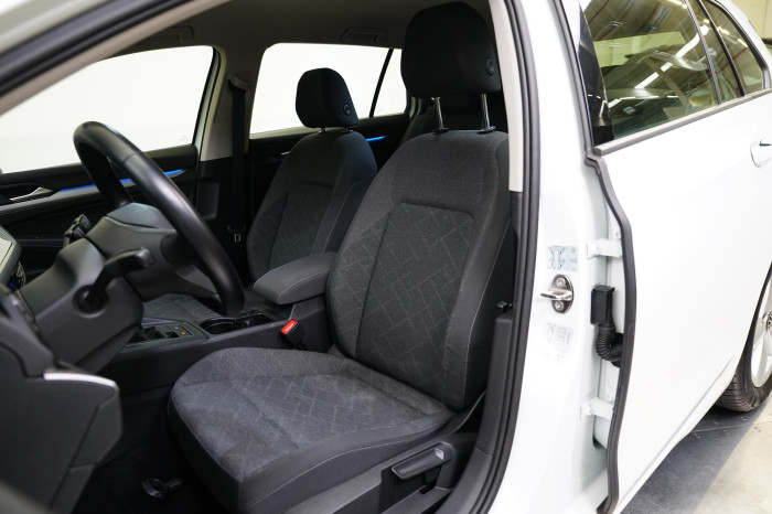 Volkswagen Golf 1.5 TSI 96 kW Life na operativní leasing