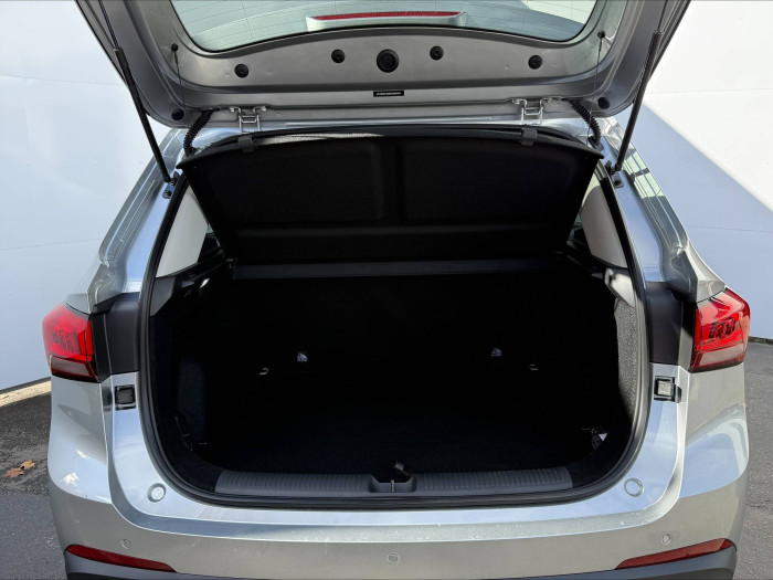 MG ZS Hybrid+ Exclusive AT 1,5 / 145kW na operativní leasing