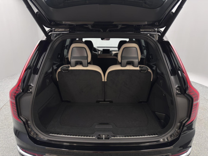 Volvo XC90 T8 AWD Plug-in BRIGHT PLUS 7m na operativní leasing