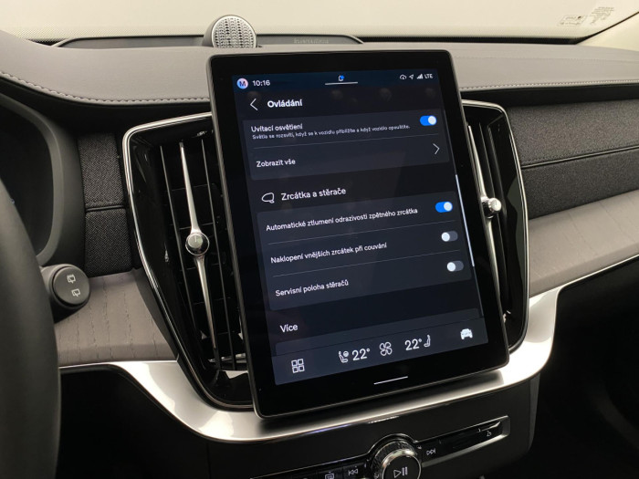 Volvo XC90 T8 AWD Plug-in DARK PLUS 7m na operativní leasing