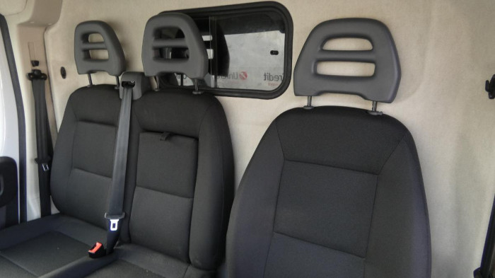 Volvo XC40 B3 PLUS DARK DCT na operativní leasing