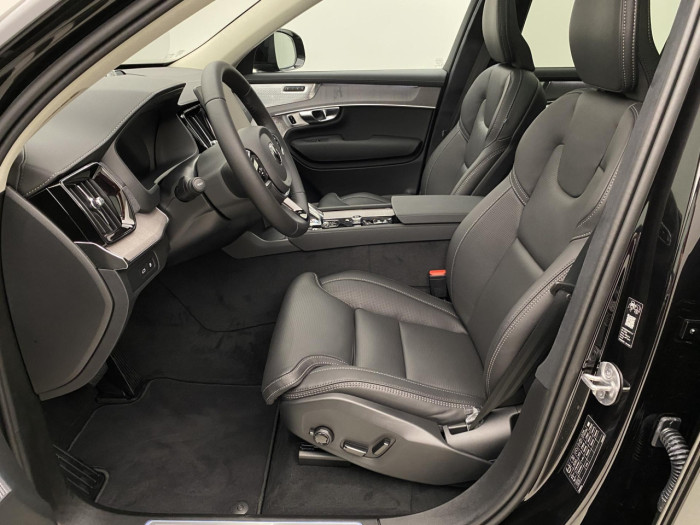 Volvo XC90 T8 AWD Plug-in DARK ULTRA na operativní leasing