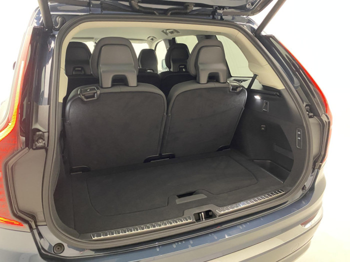 Volvo XC90 B5 AWD AUT BRIGHT PLUS na operativní leasing