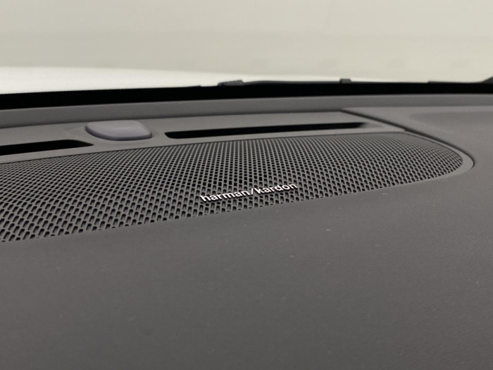 Volvo XC40 B4 AUT DARK PLUS na operativní leasing