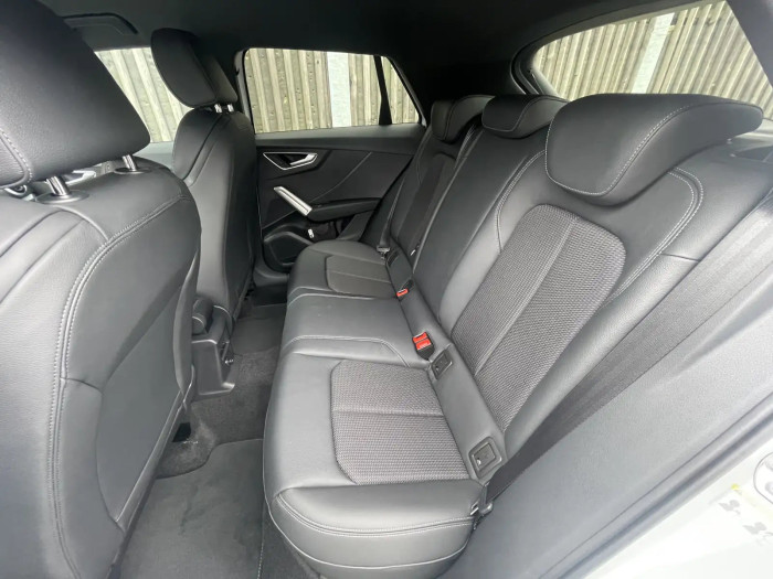 Audi Q2 S line 1.5 TFSI 110 kW Benzín Automatická převodovka na operativní leasing