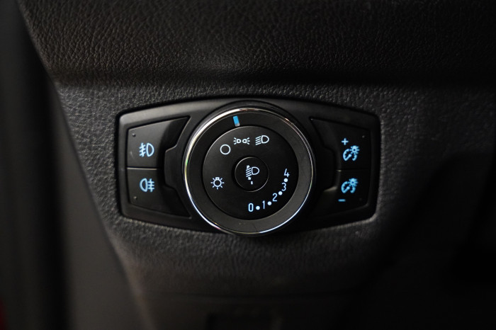Ford Tourneo Courier 1.5 TDCi 74 kW Trend na operativní leasing