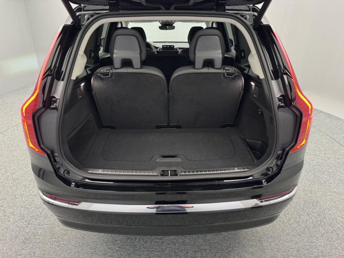 Volvo XC90 T8 AWD Plug-in BRIGHT PLUS 7m na operativní leasing