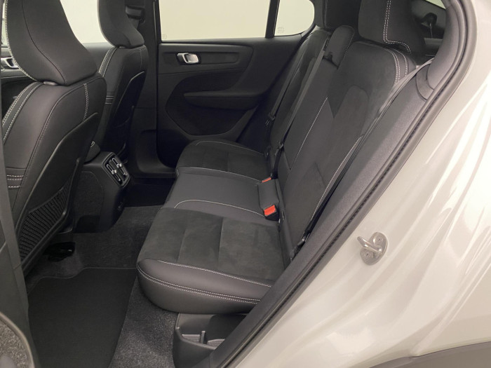 Volvo EC40 BLACK EDITION SINGLE EXT ULTRA Edition na operativní leasing