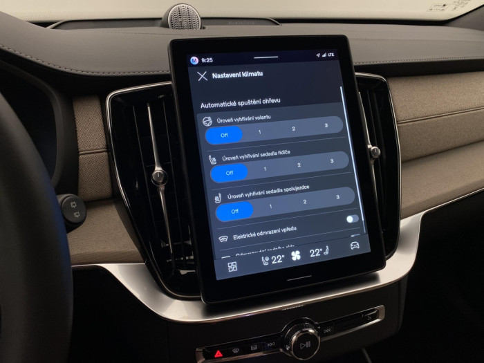 Volvo XC90 B5 AWD AUT DARK PLUS 7míst na operativní leasing