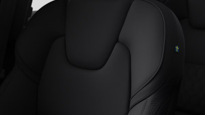 Volvo XC60 PLUS BRIGHT, B5 AWD, 184+10 kW / 250+14 HP na operativní leasing