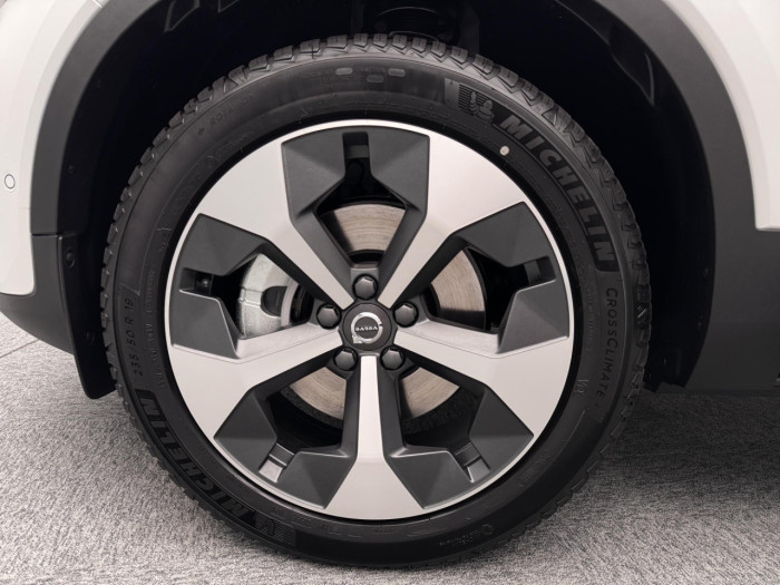 Volvo XC40 B3 AUT DARK PLUS na operativní leasing
