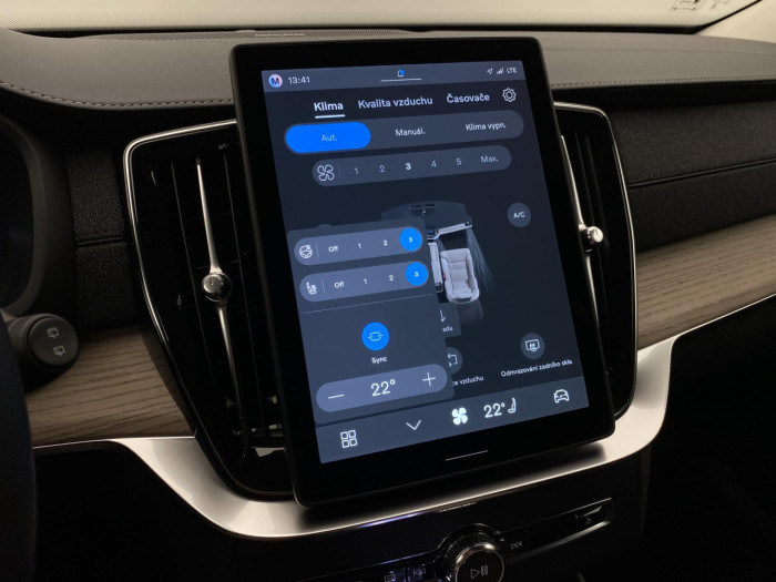 Volvo XC90 T8 AWD RECHARGE BRIGHT PLUS 7m na operativní leasing
