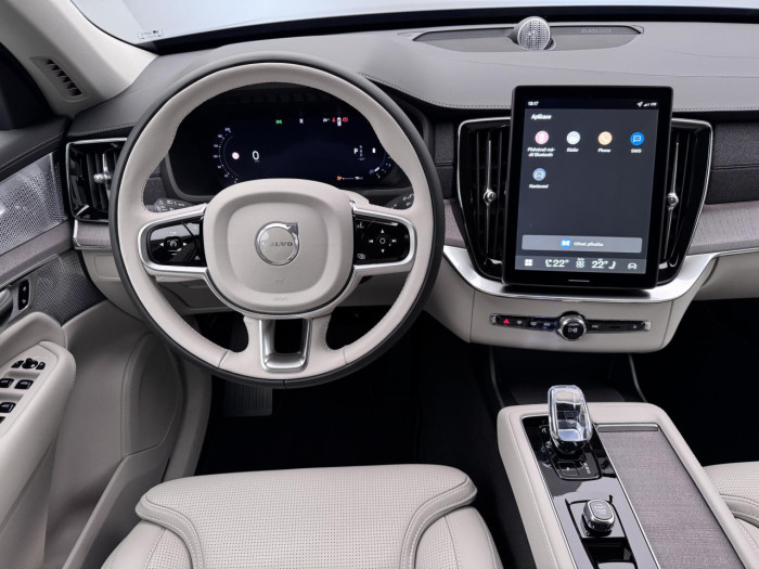 Volvo XC90 B5 AWD AUT DARK PLUS 7míst na operativní leasing