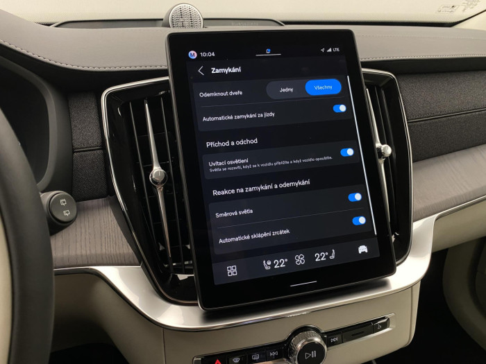 Volvo XC90 T8 AWD Plug-in BRIGHT PLUS 7m na operativní leasing
