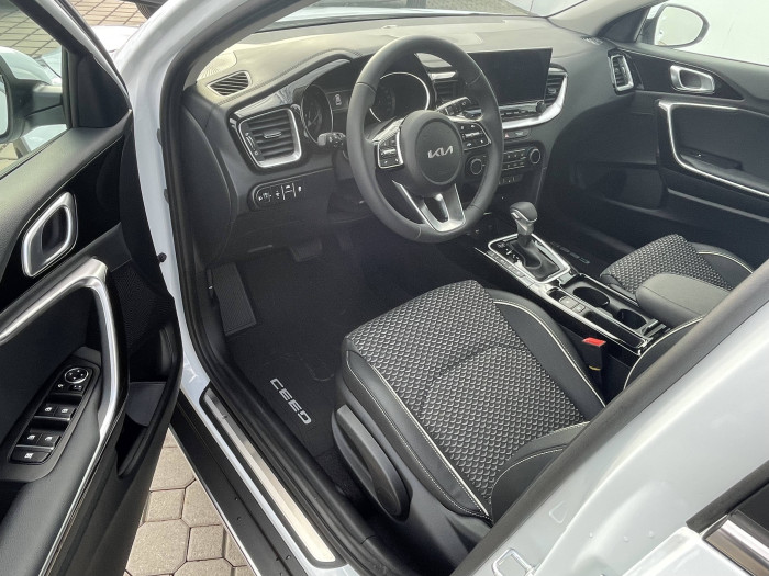 KIA XCeed EXCLUSIVE 7DCT 1,6 T-GDi / 110kW na operativní leasing