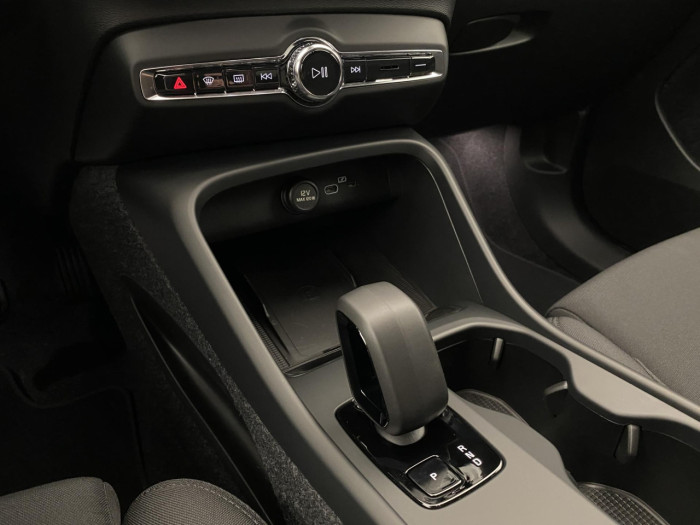 Volvo EX40 SINGLE MOTOR EXTENDED PLUS na operativní leasing