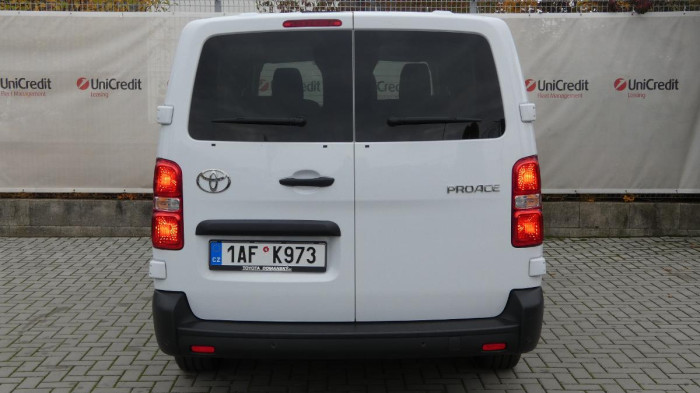 Toyota ProAce VERSO 2.0 D-4D L2 Family na operativní leasing