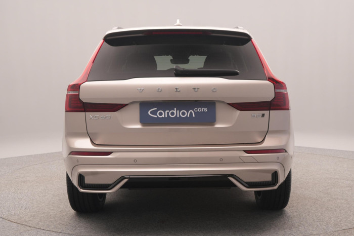 Volvo XC60 B5 AWD AUT DARK ULTRA na operativní leasing