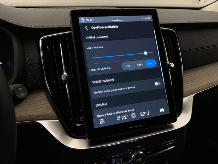 Volvo XC90 T8 AWD RECHARGE BRIGHT PLUS 7m na operativní leasing
