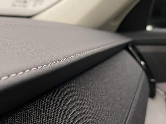 Volvo XC90 T8 AWD Plug-in DARK ULTRA na operativní leasing