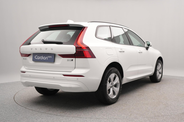 Volvo XC60 B5 AWD AUT CORE na operativní leasing