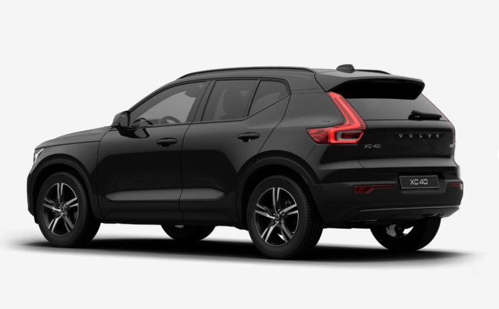 Volvo XC40 B3 AUT DARK PLUS na operativní leasing