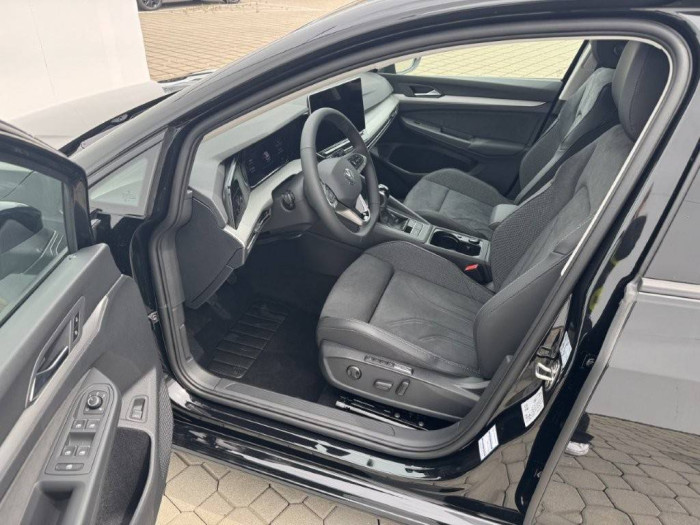 Volkswagen Golf Variant People 6G 1,5TSI / 110kW na operativní leasing