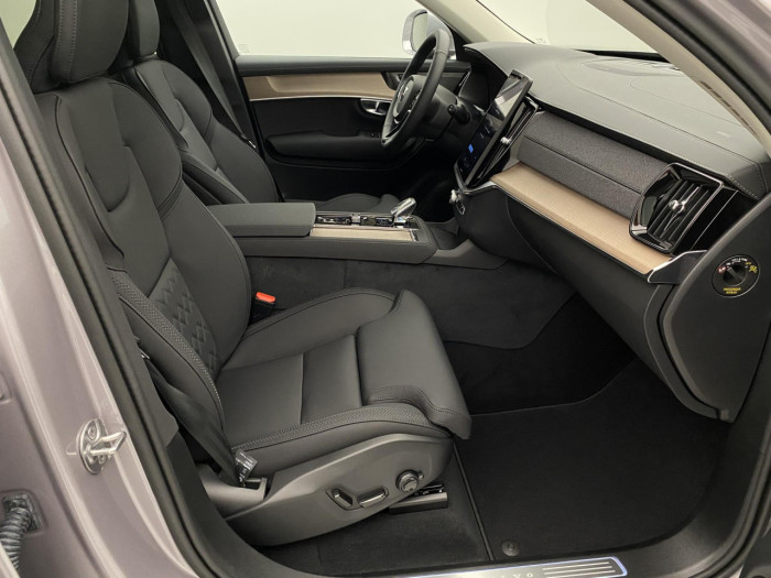 Volvo XC90 T8 AWD RECHARGE BRIGHT PLUS 7m na operativní leasing