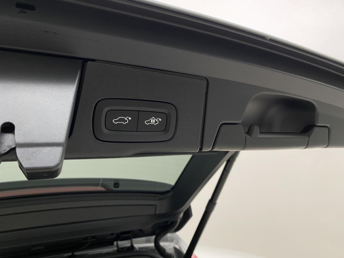 Volvo XC60 B5 AWD AUT BRIGHT PLUS na operativní leasing