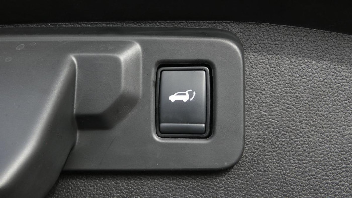 Renault Austral 1.3 MHEV 160 Iconic na operativní leasing